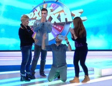 Έμειναν άφωνοι όλοι στο στούντιο: Παίκτρια του «Τροχού της Τύχης» βρήκε τη λύση χωρίς να έχει ούτε ένα γράμμα